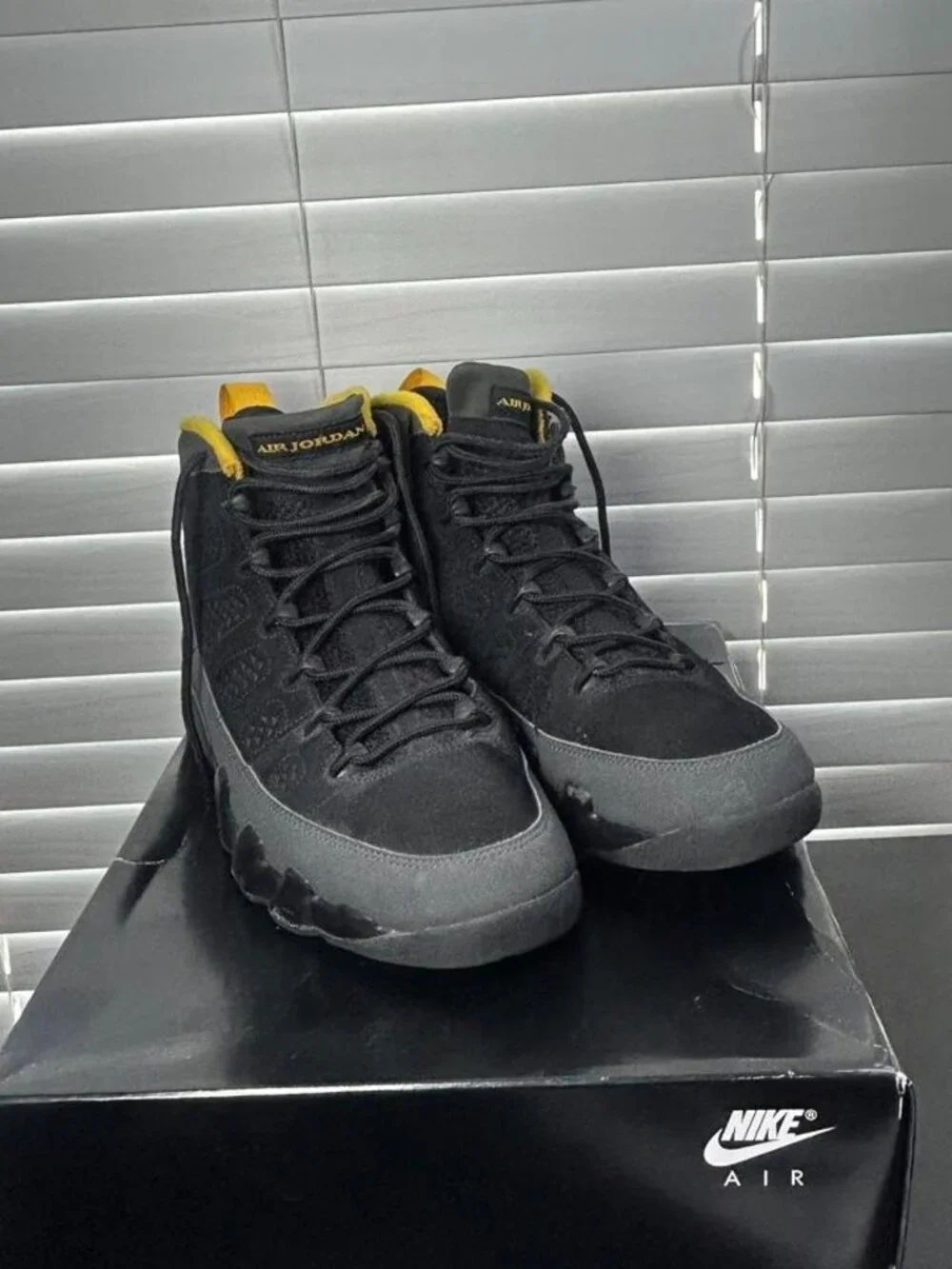 Air Jordan 9 Retro University Gold Black Size 11 CT8019-070